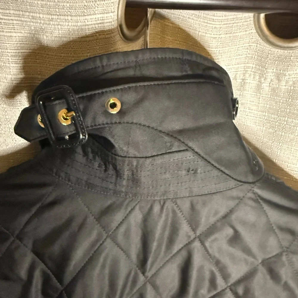 Burberry Black Quilted Women's Jacket - Picture 3 of 6